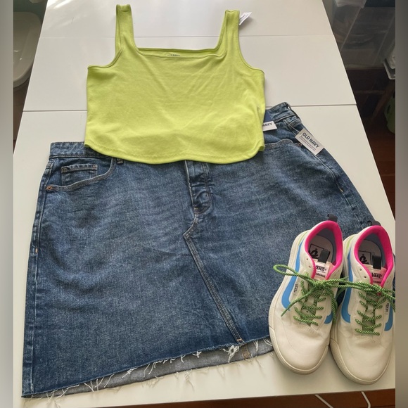 High-Waist Denim Skirt with Fringe - Picture 10 of 10